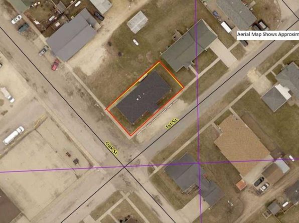 205 1st St NE, New Albin, IA 52160