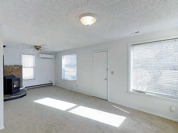 4th image of 124 S Hallett St