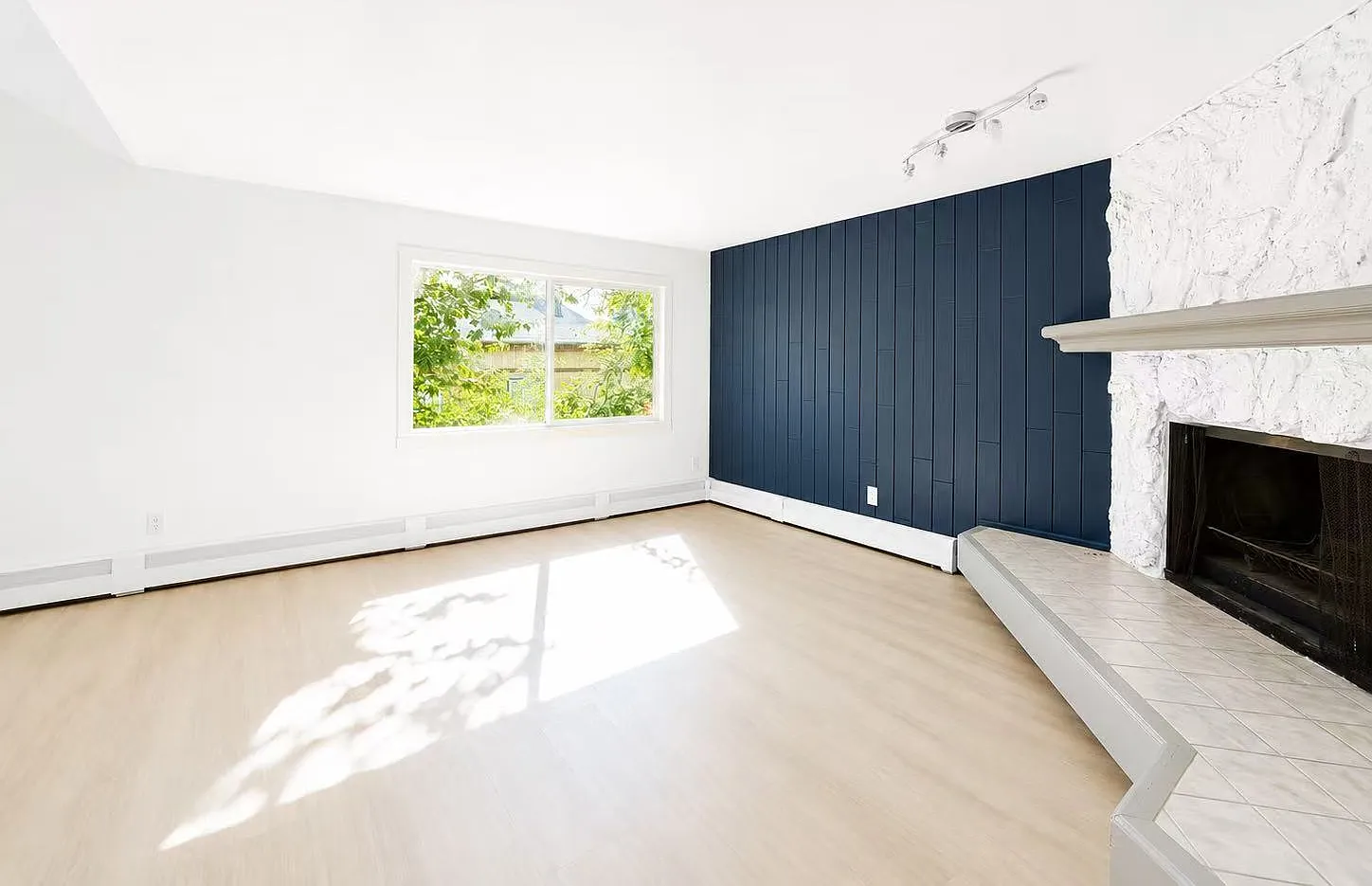 3 bed, 2000 sqft, $3,100 — Photo 2