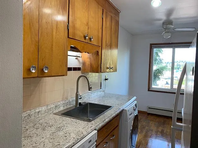 653 W Nickerson St #201 — Photo 2