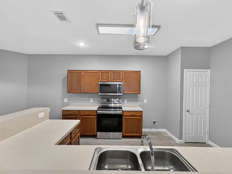 3950 Canyon Pkwy — Photo 6