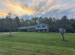 109 Lois Ln, Mount Airy, NC 27030