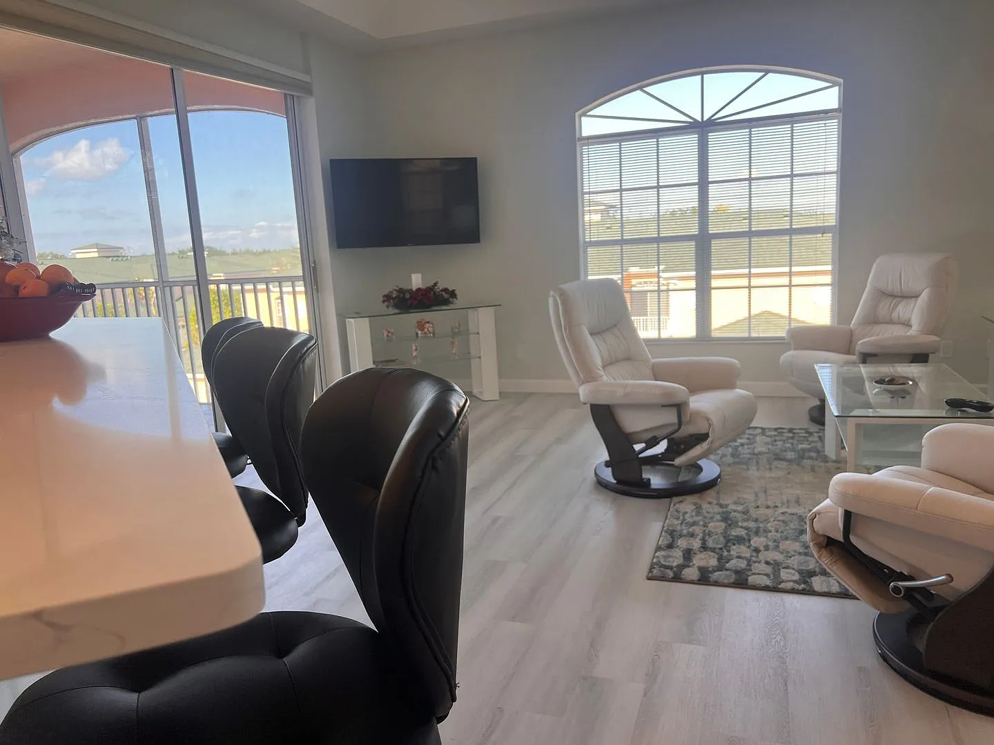 Modern 2BD/2BA Condo in Gondola Park — Photo 4