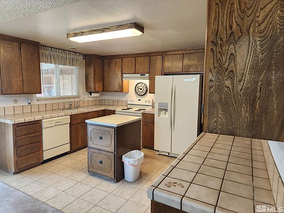 3rd image of 2491 Brentwood Dr