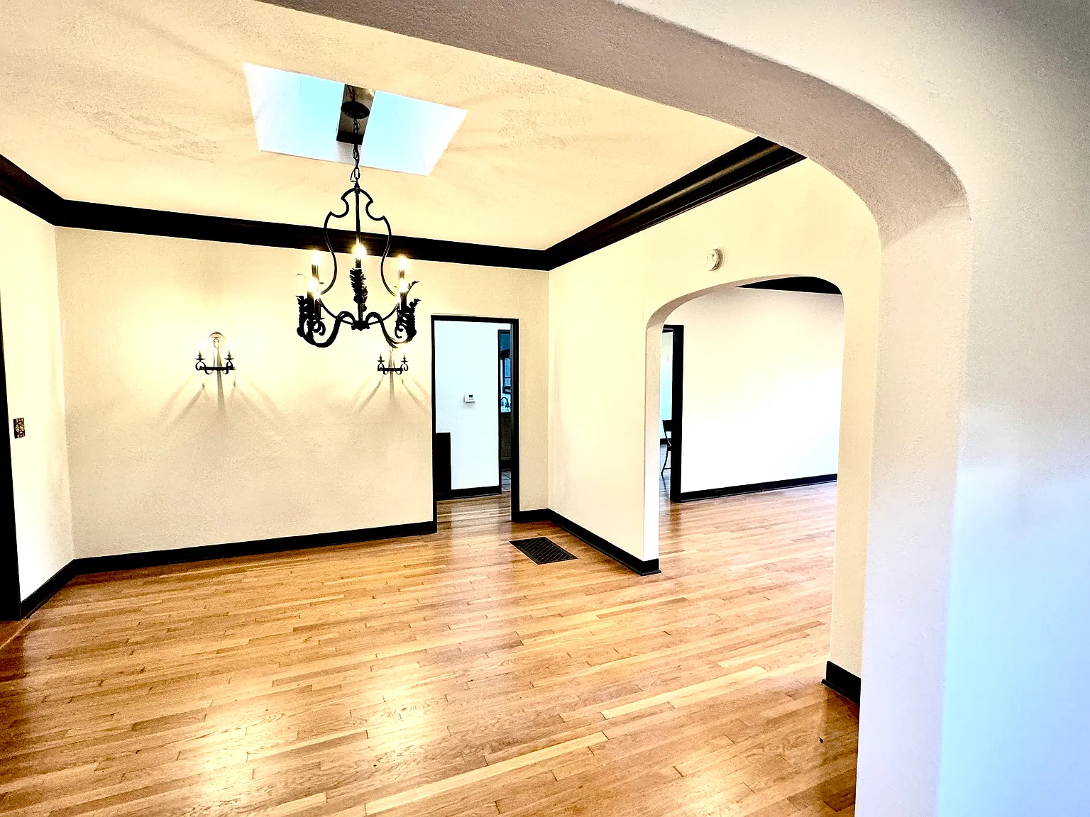 2 bed, 1550 sqft, $6,850 — Photo 3