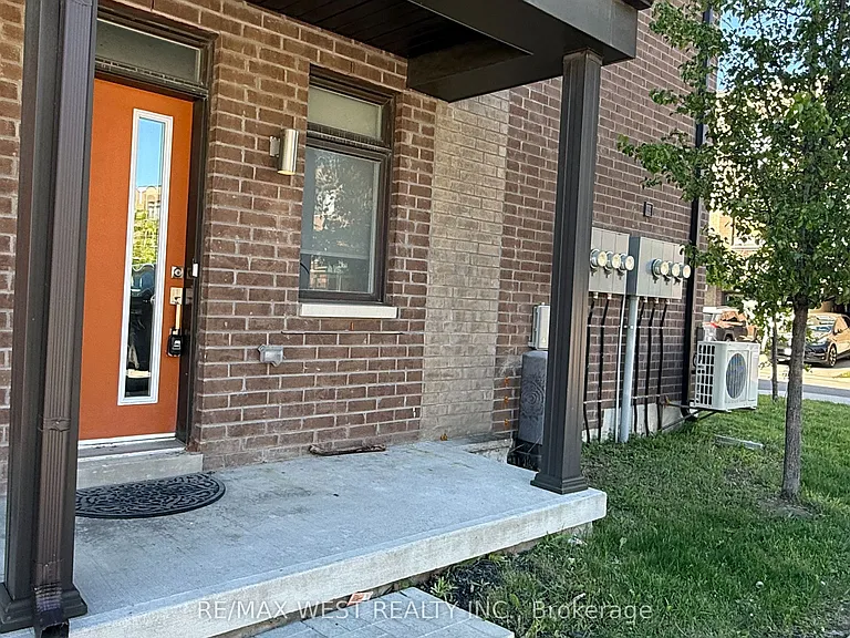 1 Allward St — Photo 6