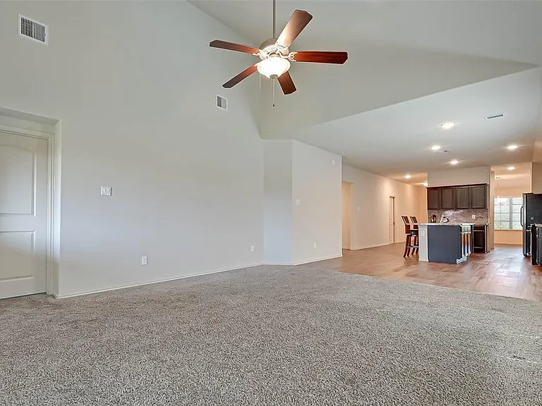 1415 Rodeo Cattle Ln — Photo 11