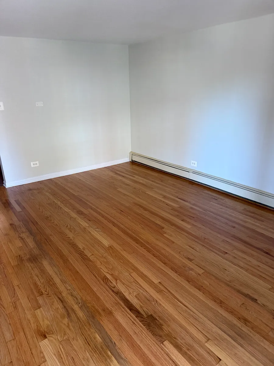 Building Photo - 2747 W 59th St #3C