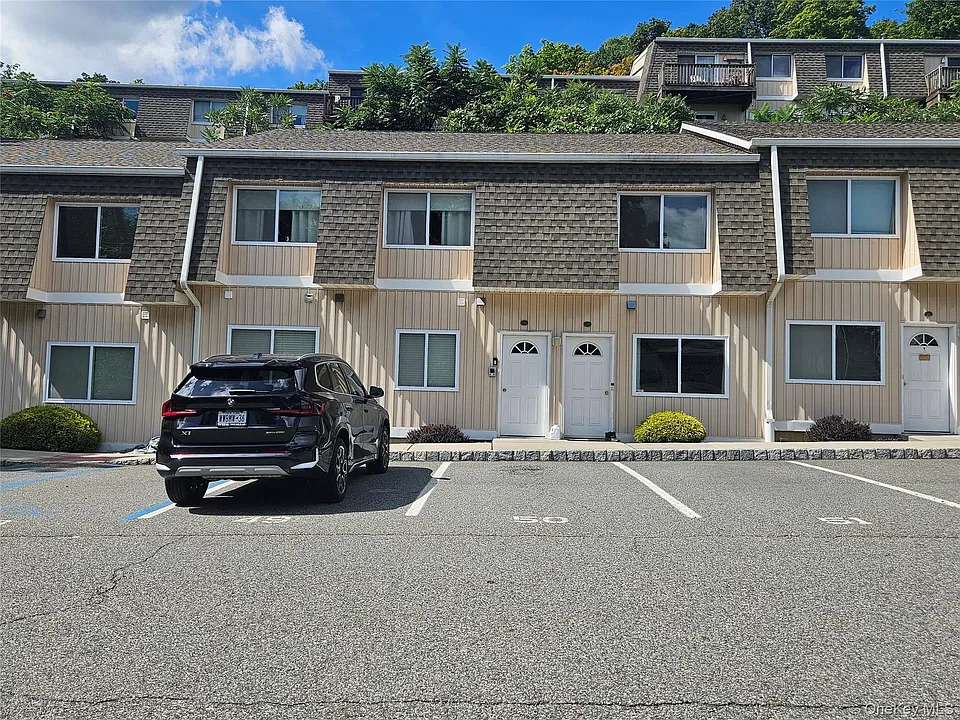12 Pavilion Rd #5