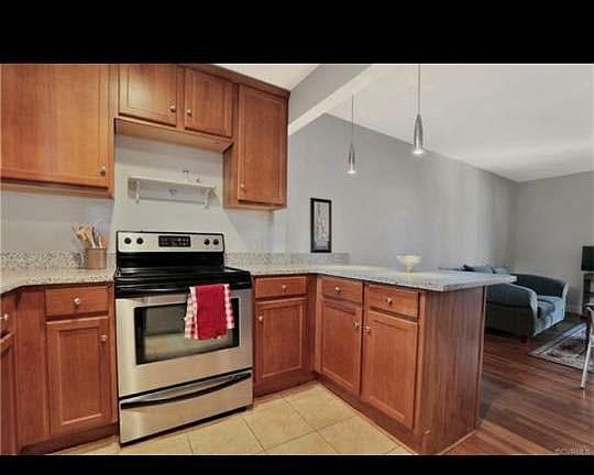 4th image of 2100 Grove Ave #U11