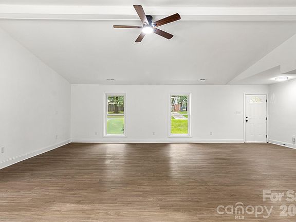 3rd image of 9006 Trailhead Ct