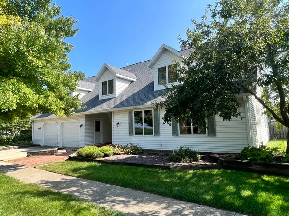 308 E Kyle St, Ogden, IL 61859