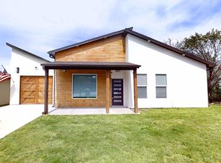 828 Indian Dr, Granbury, TX 76048