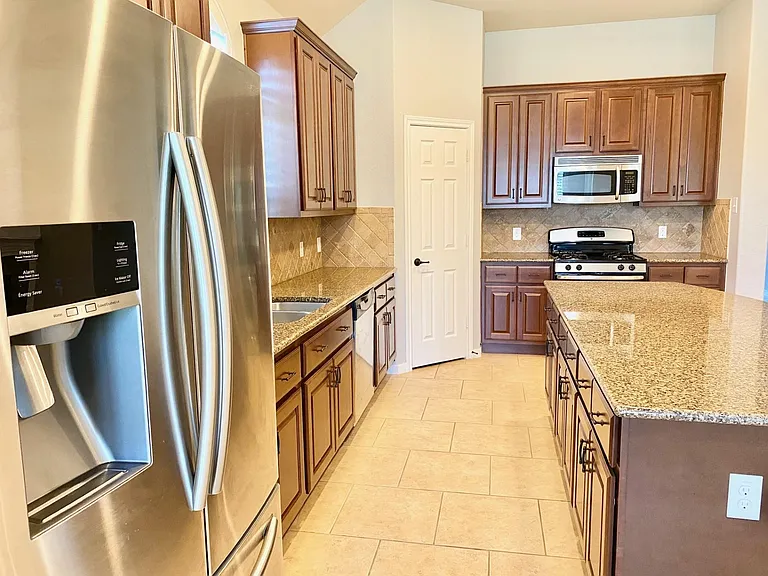 24823 Dutton Point Dr — Photo 13