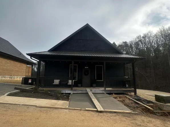 564 Warbonnet Way, Pigeon Forge, TN 37863