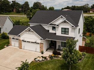 6473 Summit Pine Ln NW, Rochester, MN 55901