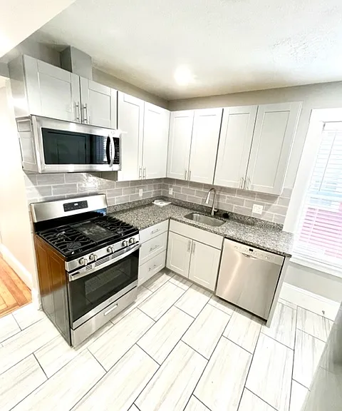1 Ropes St #4L — Photo 2