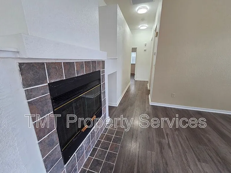 2234 Wall St — Photo 34