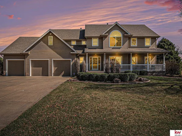 3321 S 217th St, Elkhorn, NE 68022