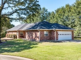 200 Bushwhacker Dr, Mabank, TX 75156