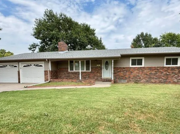 1334 N Terrace St, McPherson, KS 67460
