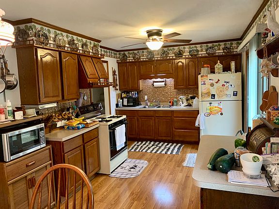 2nd image of 211 Kristina Dr