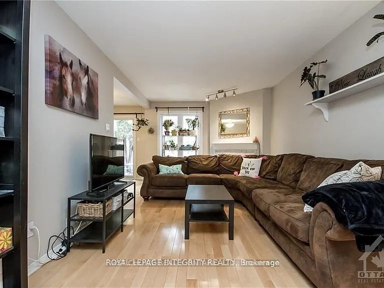 15 Peterson Pl — Photo 6