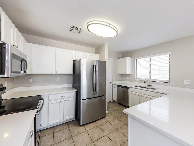 12830 W Via Camille — Photo 8