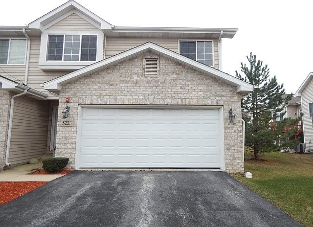 1st image of 5223 Bloomsbury Ln