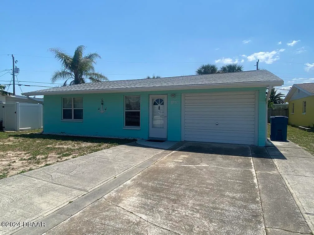 2 bed, 1.5 bath, 924 sqft, $1,995 — Photo 1