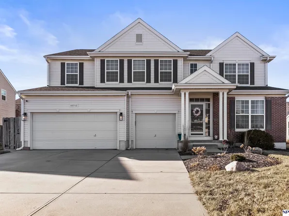 10712 S 113th St, Papillion, NE 68046