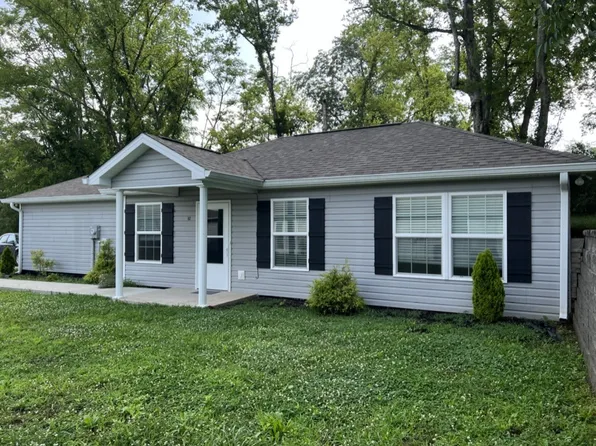 92 College St, Centerville, TN 37033