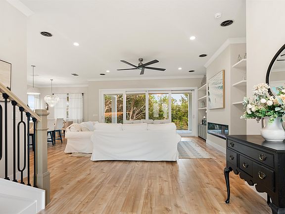 2nd image of 2549 Palm Ave
