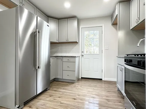 11 Patty Ln #11, Windsor Locks, CT 06096