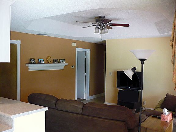 2nd image of 1780 Lakeshore Cir
