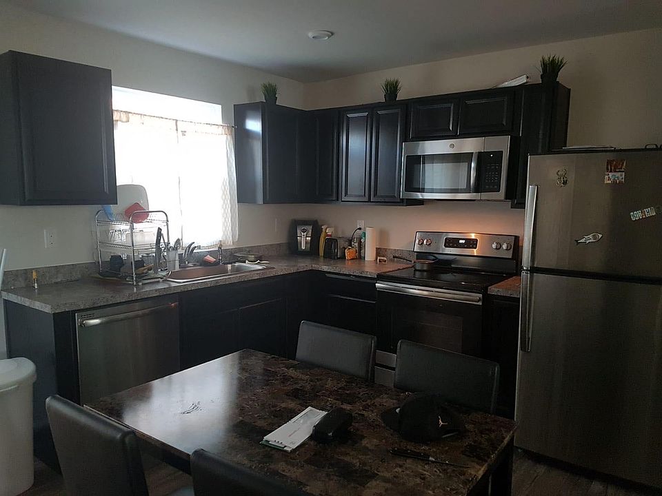2nd image of 5627 Noble Ave