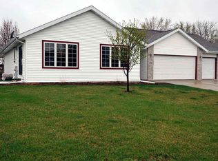 484 Dahl Dr, Deforest, WI 53532