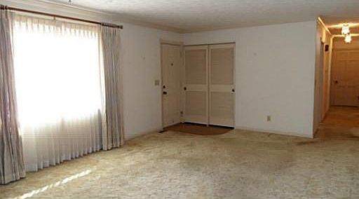 5th image of 901 Catalpa Cir