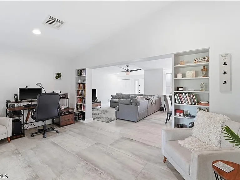 1023 El Valle Ave — Photo 5