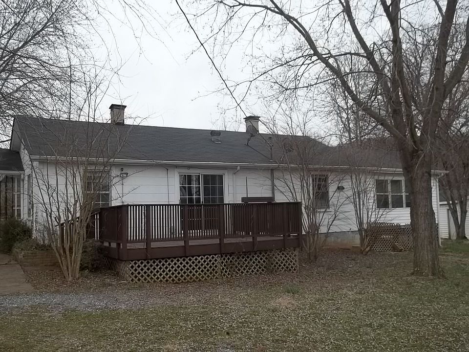 2nd image of 3821 Parkwood Ave