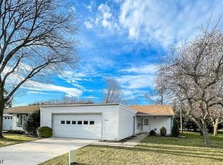 124C Adler Plz, Monroe Township, NJ 08831