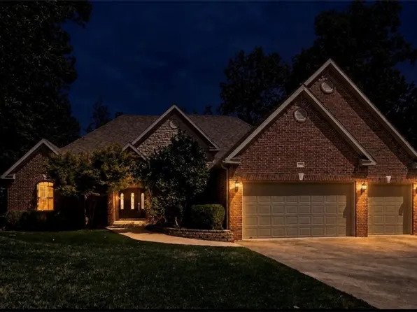 1303 NE Fairwinds Dr, Bentonville, AR 72712