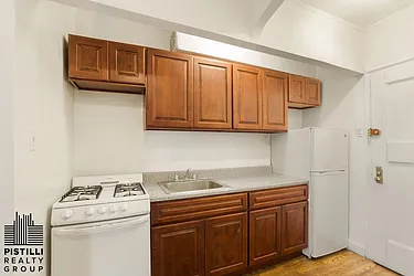 Rented by Pistilli Realty Group