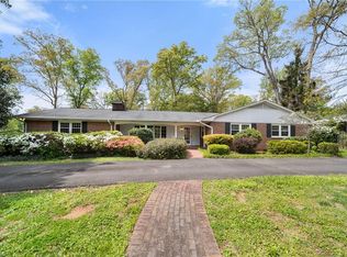 640 Quarterstaff Rd, Winston Salem, NC 27104