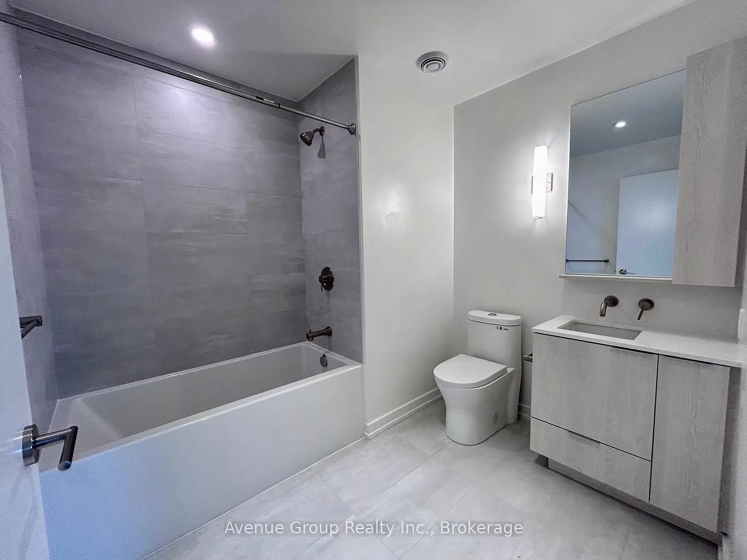 2 bed, $2,300 — Photo 4