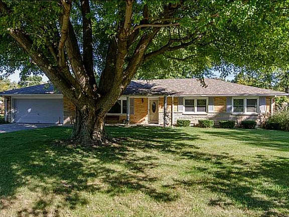 3rd image of 3700 W Brook Dr
