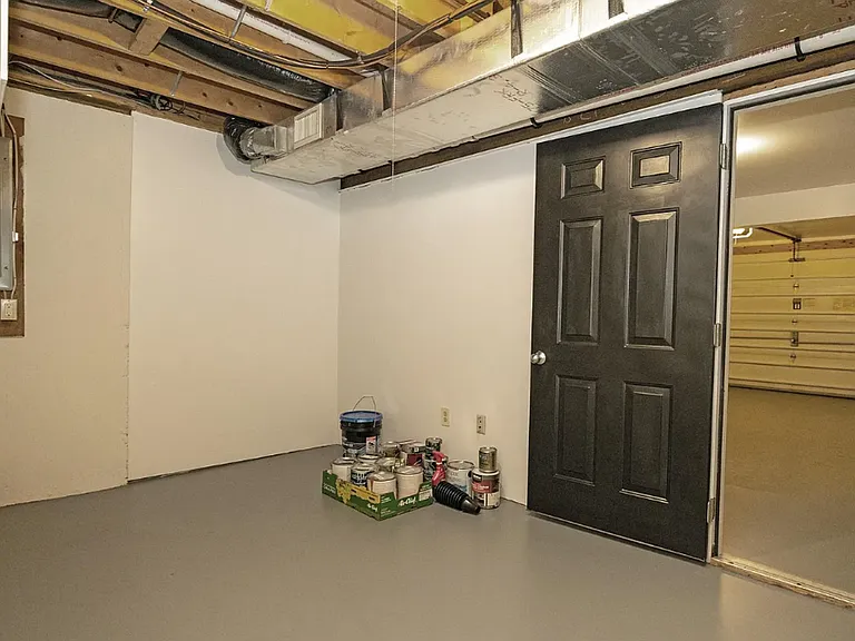 2165 Saint Clair Ct — Photo 19