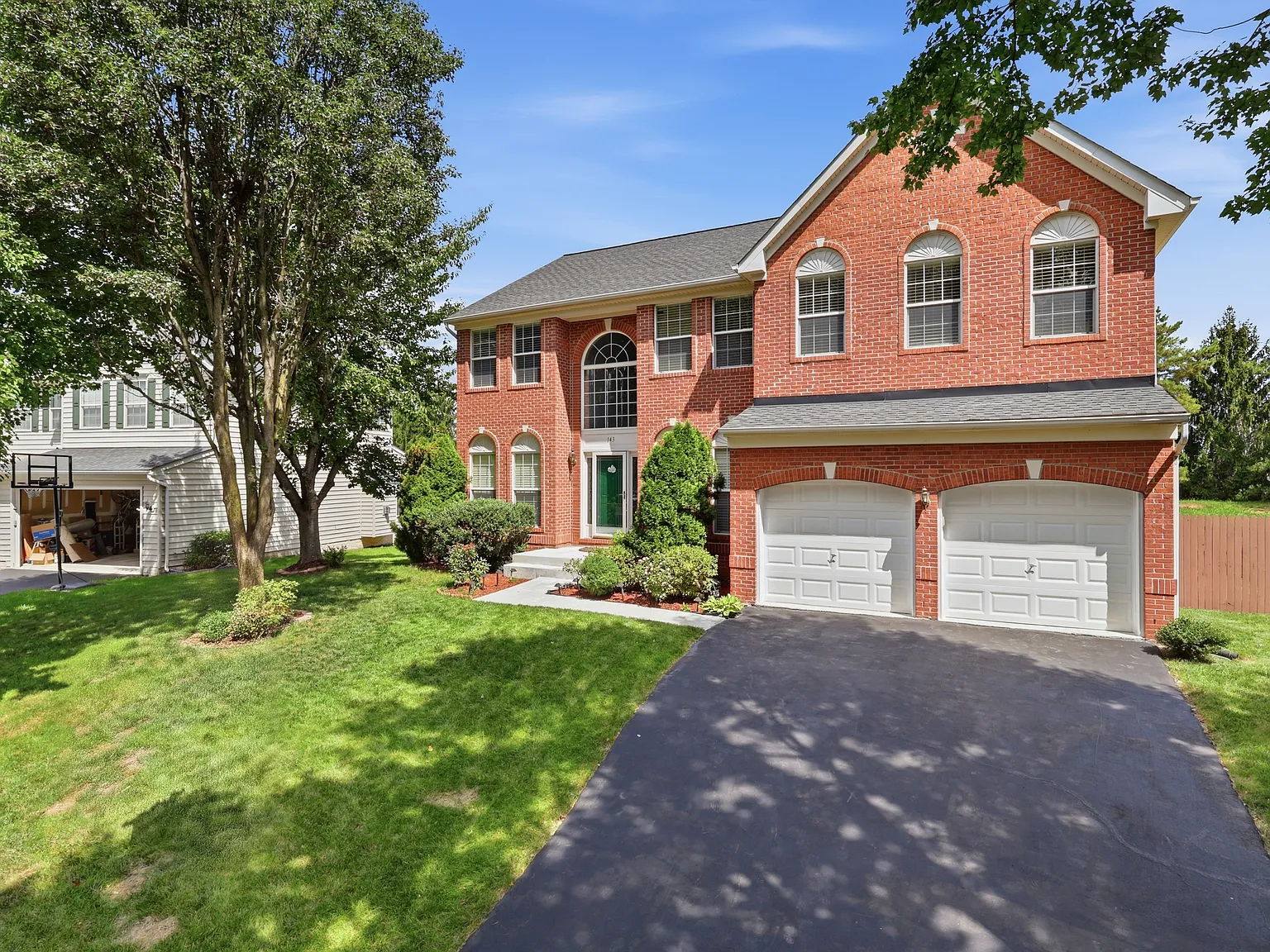 6 bed, 4464 sqft, $4,000 — Photo 2