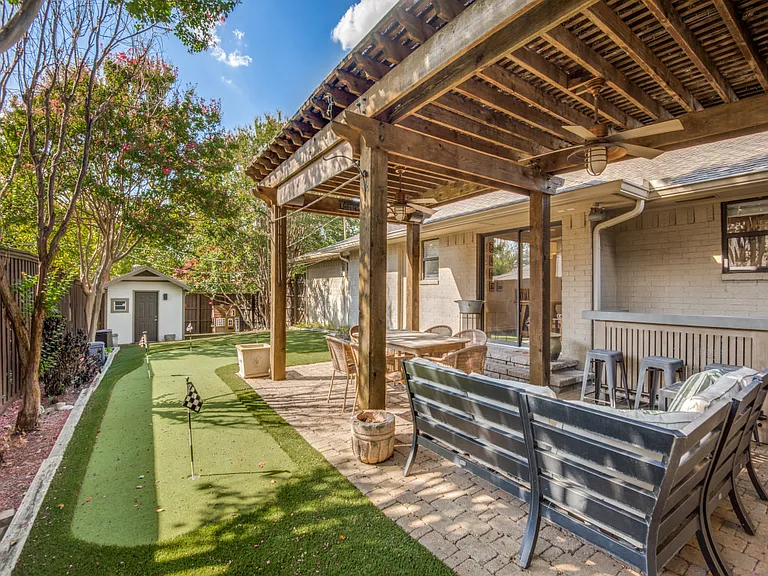3709 Peter Pan Dr — Photo 3
