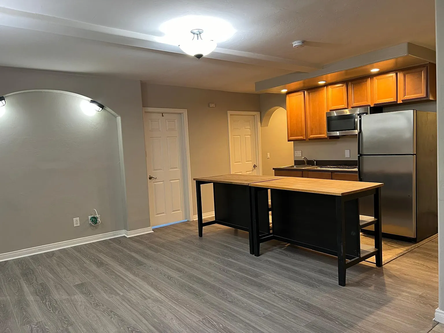 2 bed, 950 sqft, $2,895 — Photo 1